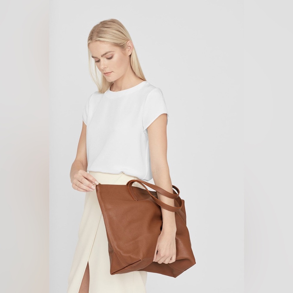 Cuyana Classic Leather Zipper Tote, Camel